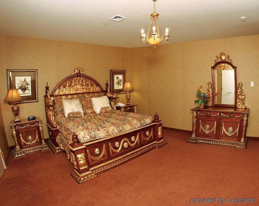 Inn The And At East Wind 3*