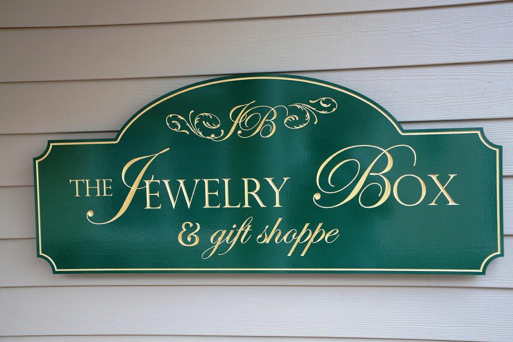 The And At East Wind Inn