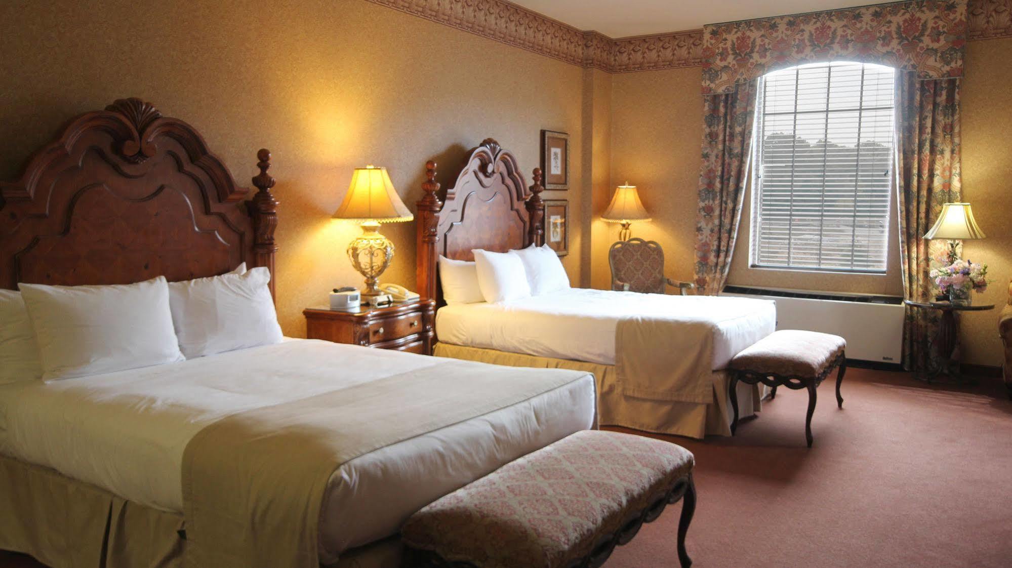 The And At East Wind Inn