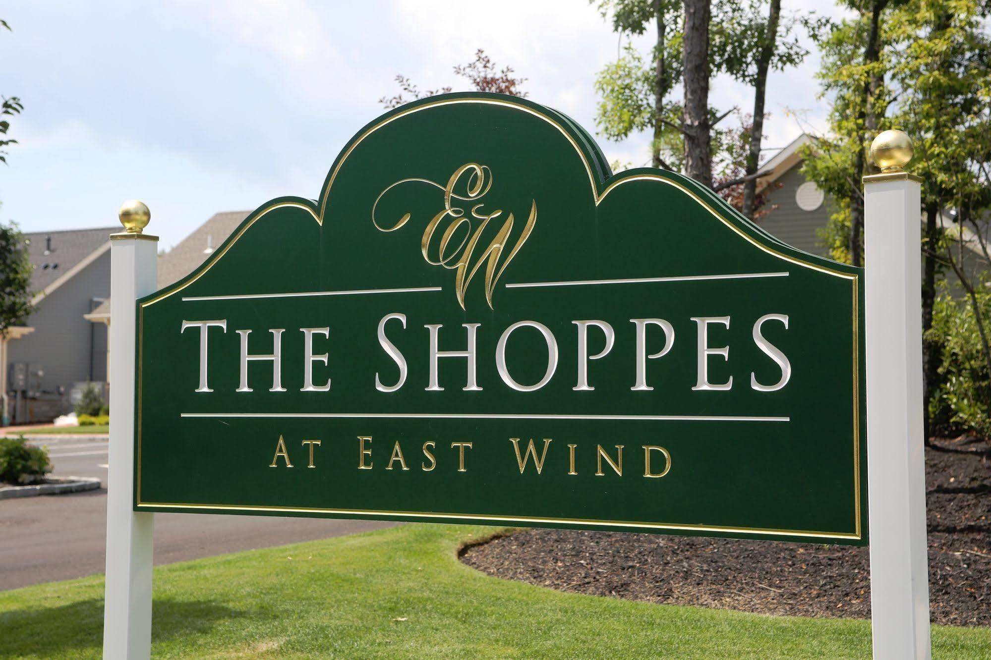 Inn The And At East Wind 3*